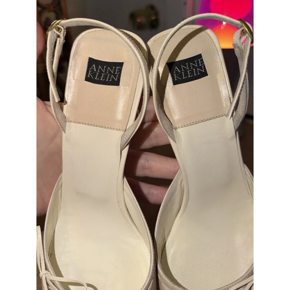90s Anne Klein Slingback Pointed Toe With Bow Heels Ivory Sz 7.5 Italy Vintage